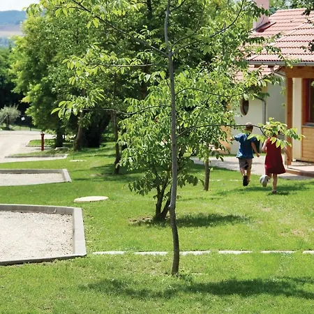 Two-bedroom Holiday In * Szolad